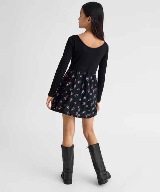 VESTIDO NEGRO CON FLORES NIÑA