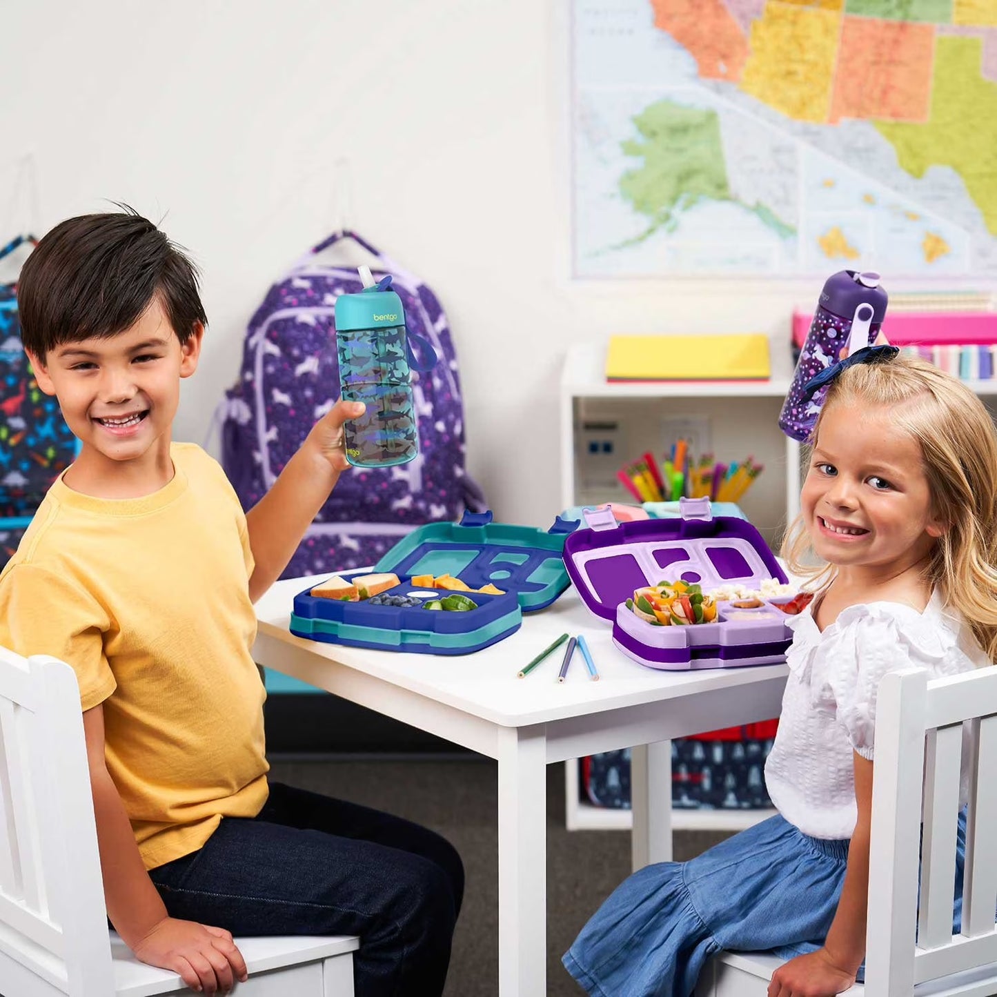 Set 2 Piezas Lunch Box + Water Bottle Tiburones Niño Bentgo